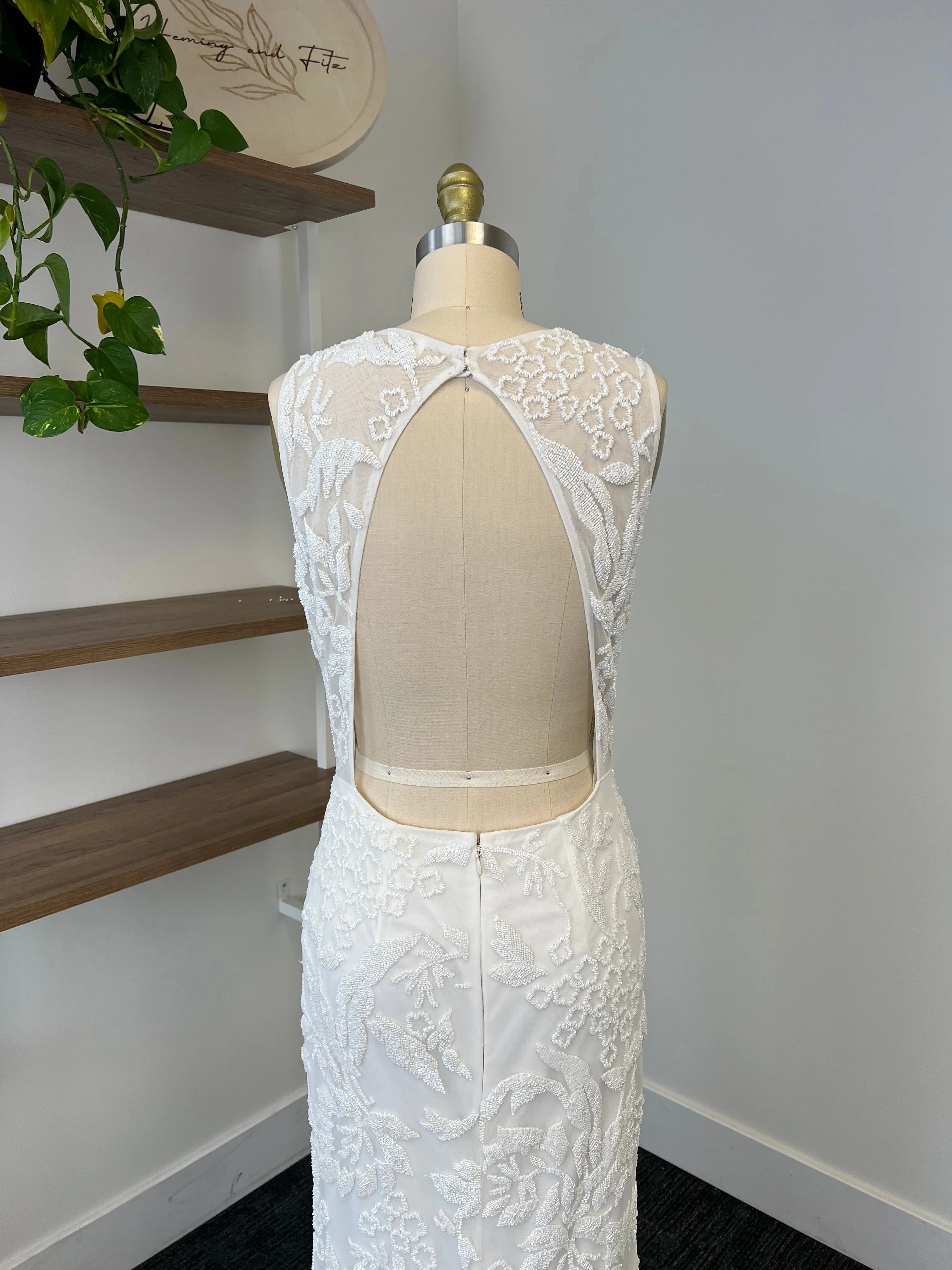 B / Lotus Threads 82115 Size 10