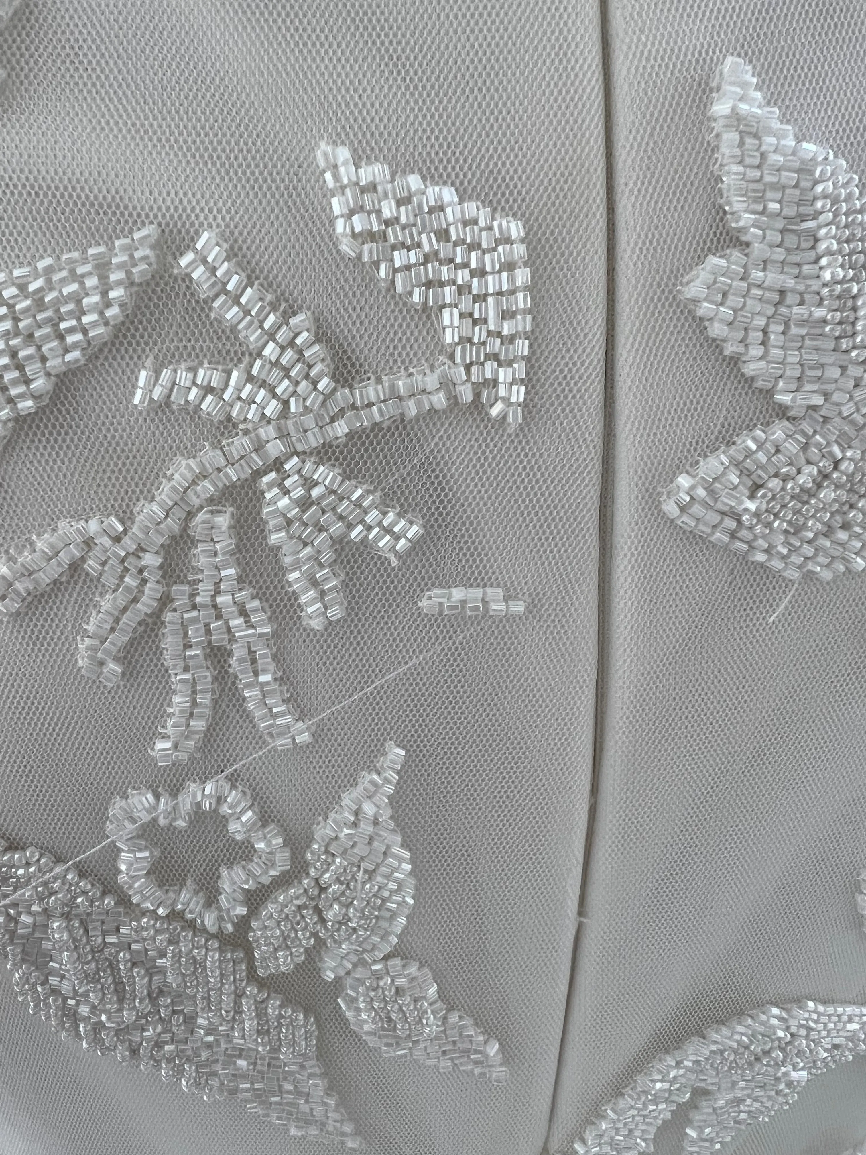 B / Lotus Threads 82115 Size 10