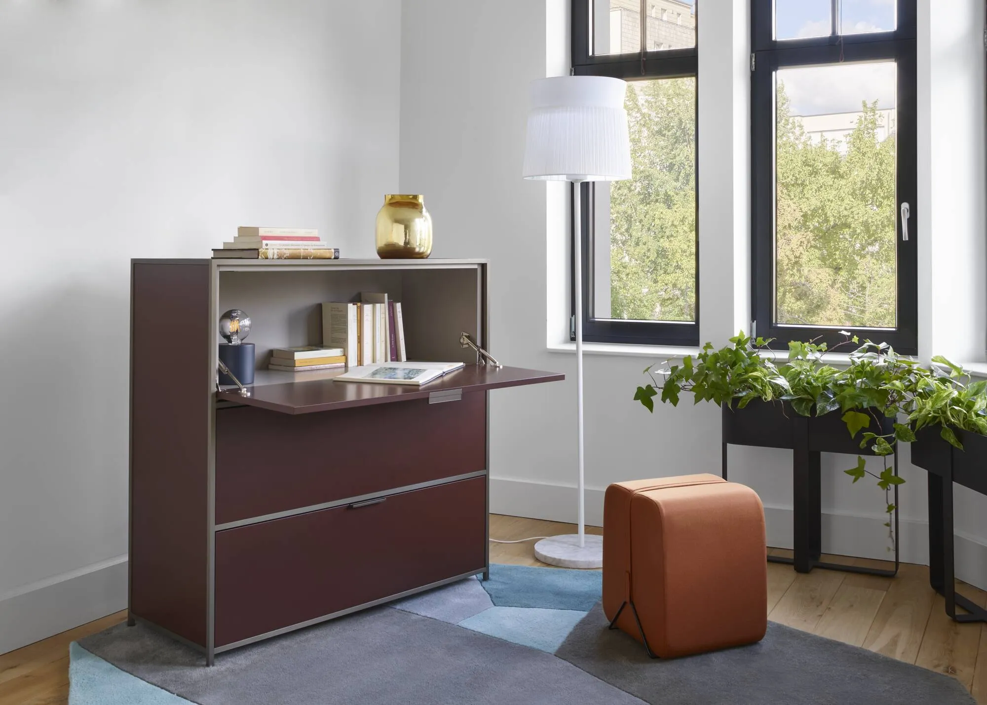 Edvin Plant Stand