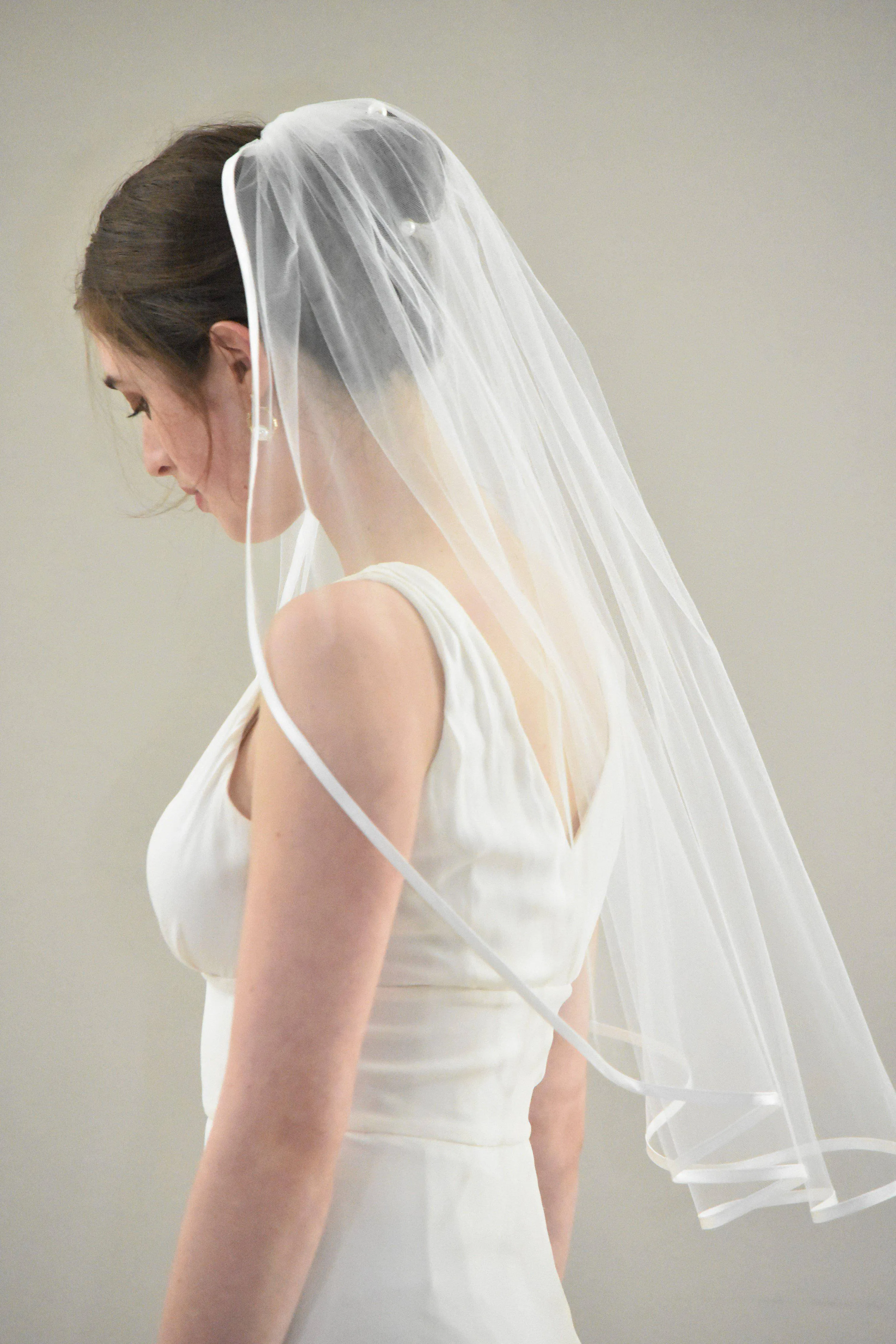 Sheer Elbow Length Veil with 1/4" Stain Edge